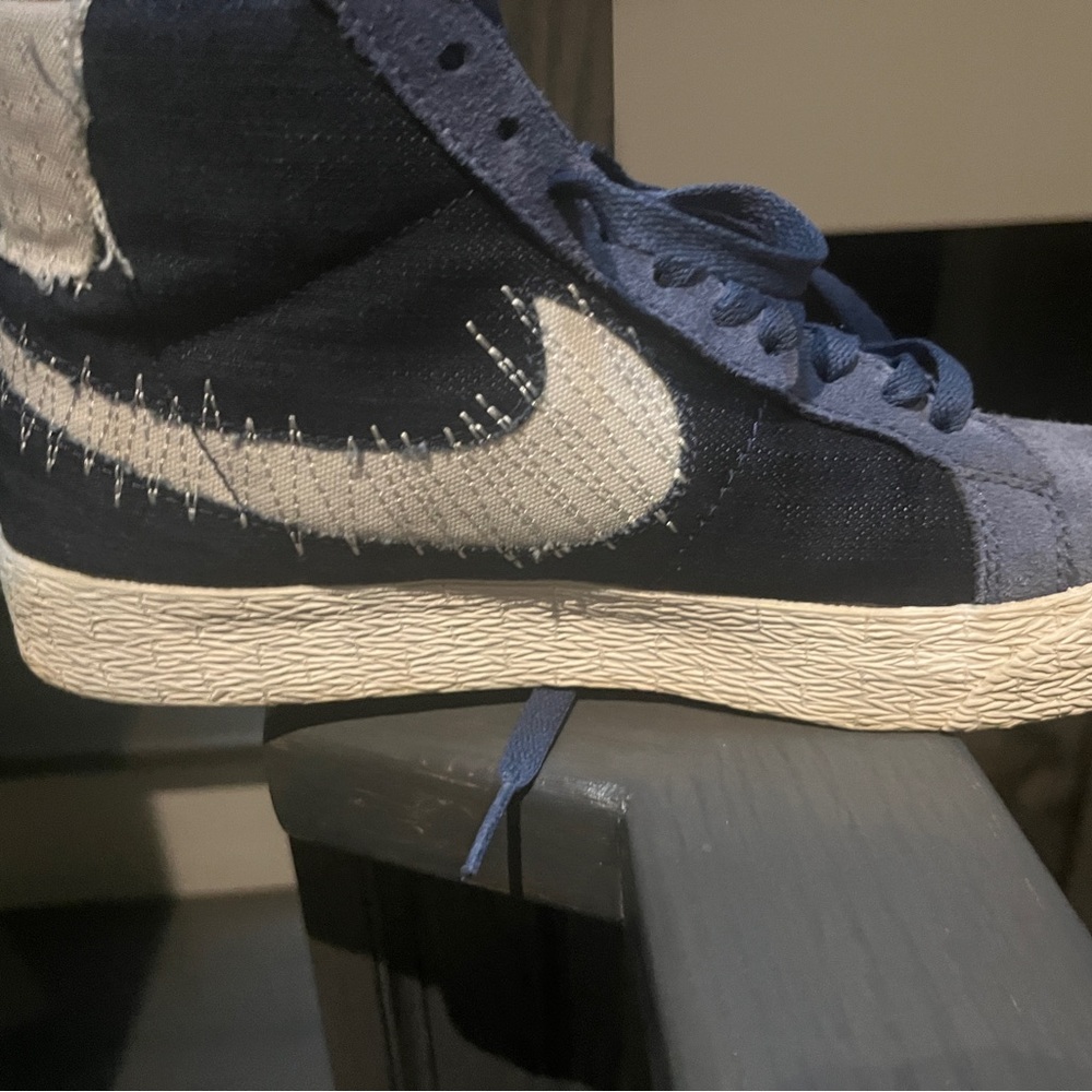 Nike - Picture 2 of 3